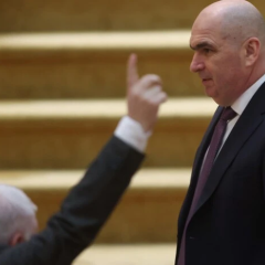 Romania prepares vote of no confidence in government: will opposition's 13 votes be enough