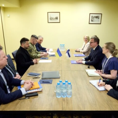 Зеленський у Єревані обговорив угоду з дронами та 300 млн доларів на оборону
