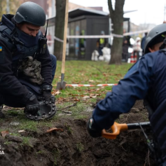 ДСНС Киева обезвредила обломки российской баллистической ракеты после ночного удара