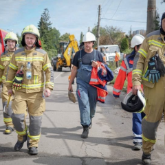 Rescuers of the State Emergency Service dismantle the rubble in Vysneve