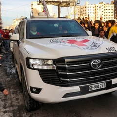 Випущено Гамасом трьох заручниць після 470 днів у полоні