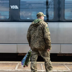 Солдати відпочивають на військовому прикордонні