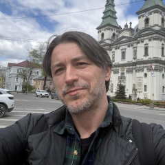 Serhiy Prytula Shares a Rare Family Photo Featuring His Wife and Four Children