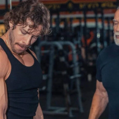 Arnold Schwarzenegger training with his son