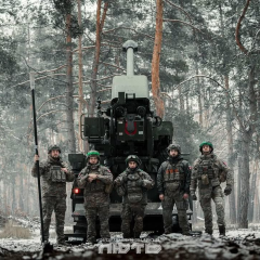 Combat robot attacks enemy warehouses