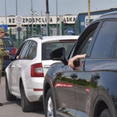 Польща підвищує мінімальні суми для іноземців