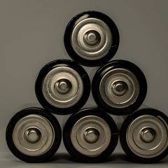 Additive for lithium-ion batteries