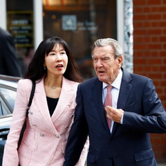 Шредеру блокируют счет из-за Газпром