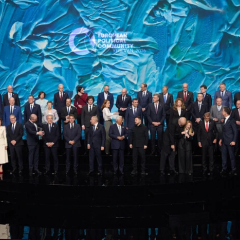 Zelensky meets leaders in Yerevan