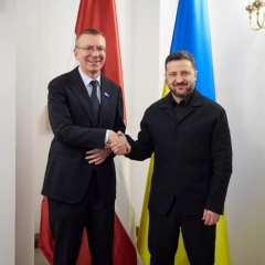 Ukrainian military experts en route