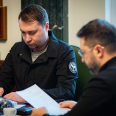 Зеленский слушает доклад о переговорах в ОАЭ