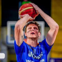 Artem Pustovyi retires from Ukraine national team