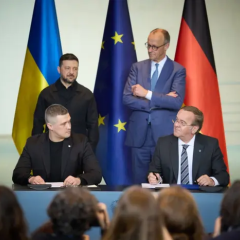 Зеленський та Меркель підписують угоди у Берліні