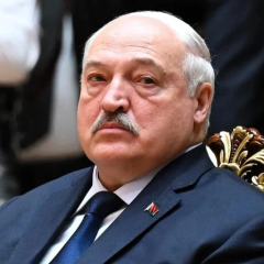 Lukashenko with a shovel and potatoes