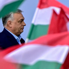 Орбан остался главой Фидес после поражения