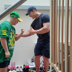 Джон Сіна зустрівся з маріупольським юним фанатом