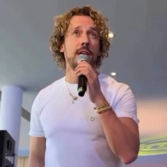 Maxim Galkin sings at a wedding in Cannes