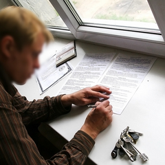 Стара жінка, шнурок, зрада, сумнів, помста