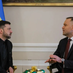 Польща обмежить контакти Навроцького з Зеленським