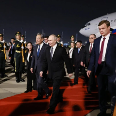 Путін прибув до Китаю, боротьба та тиск