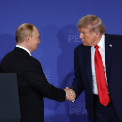 Трамп і Путін обговорюють війну в Україні