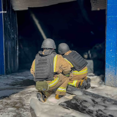 Рятувальники гасять пожежу в ТЦ