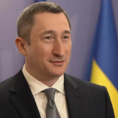 Чернышов в костюме во время выступления