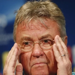 Hiddink calls on FIFA to lift suspension