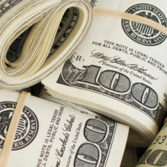 Логотипы Charles Schwab и JPMorgan Chase