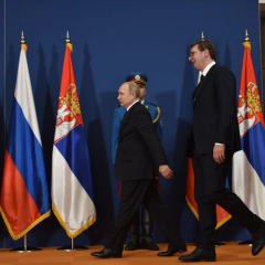 Єврокомісія призупиняє фінансування Сербії