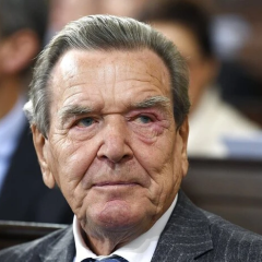 Schroeder rejected by Ukraine as EU negotiator