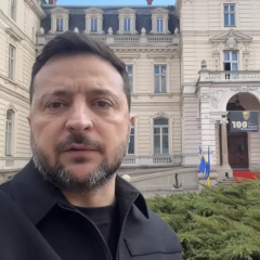 Украинские военные с новыми образцами оружия