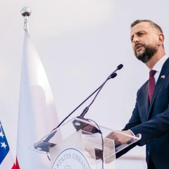 Польща розсекречує допомогу Україні