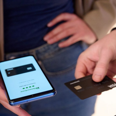 Карта ПриватБанка с логотипом