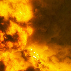 Обгорілі автомобілі на вулиці Харкова