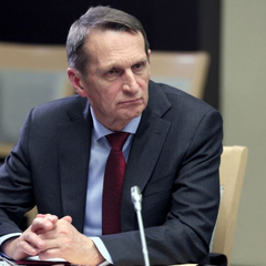 Солдати у бойової машини на передовій