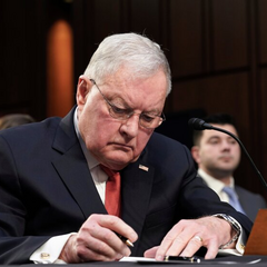 Павел Келлог объясняет отказ США от военной помощи для Украины