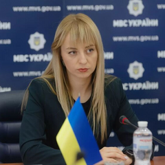 Зброя на столі