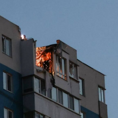 Руйнування внаслідок ворожого влучання у нічний Харків