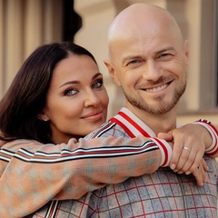 Жена Влада Ями на берегу моря