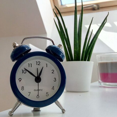 Годинники з відміткою 'літо' та 'зима'