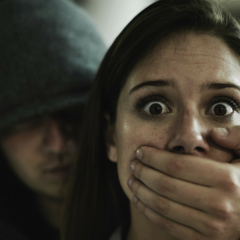 Паспорт українця обіцяють обміняти на червону книжку