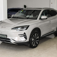 Українці переходять на електрокари: автомобілі