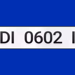 Машины с загадочными номерами на дороге