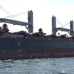 Танкер зашел на шведскую мель