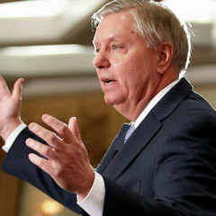 Грем пояснює друзям з Росії