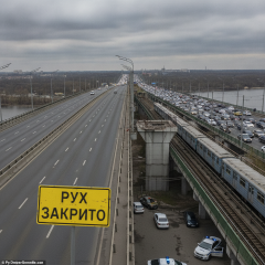 Удари БпЛА призупинили рух у метро