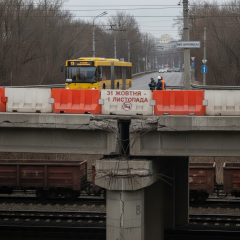 В Киеве ограничат движение на Новокостянтиновском путепроводе и Броварском проспекте из-за ремонтов