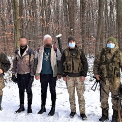 Задержанные мигранты на Закарпатье во время стрельбы