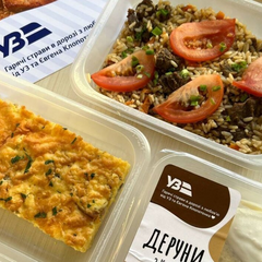 Пасажири Укрзалізниці отримують гарячий обід